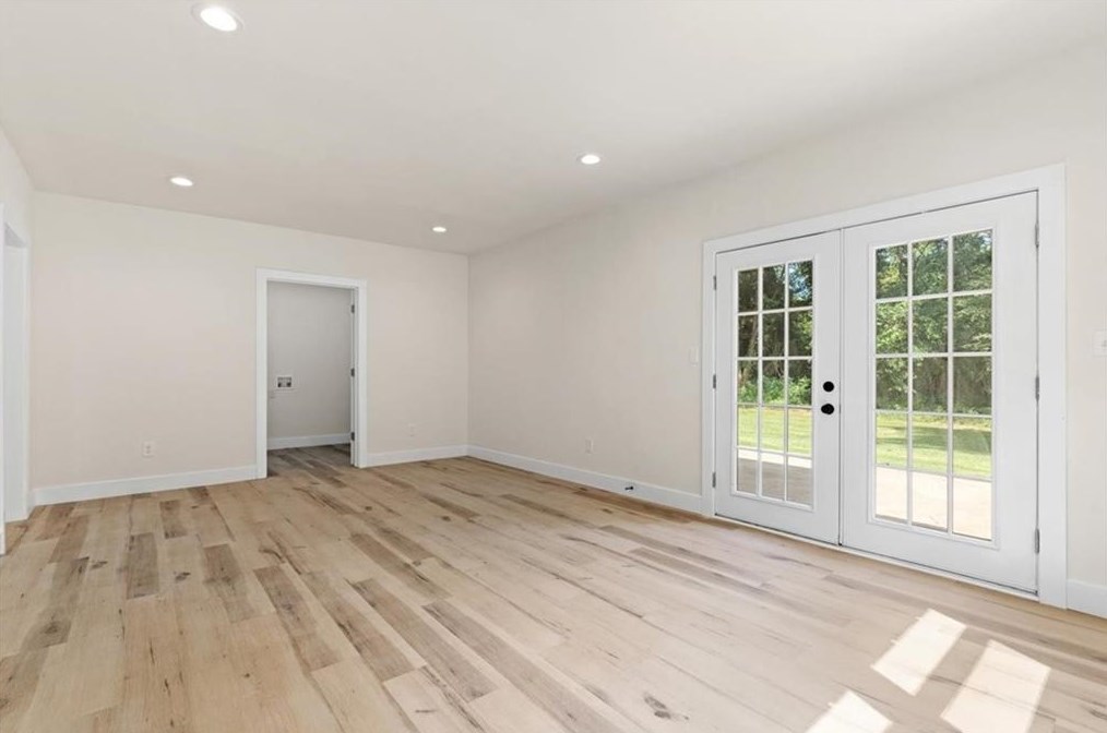 2376 Spg Crk Rd, Decatur GA 30033-2744 exterior