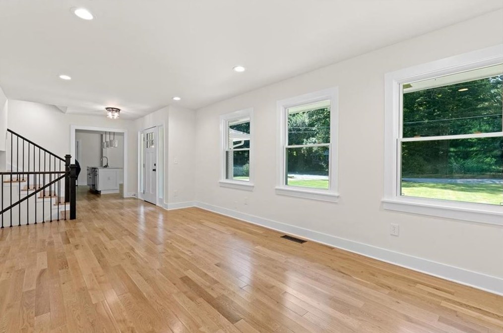 2376 Spg Crk Rd, Decatur GA 30033-2744 exterior