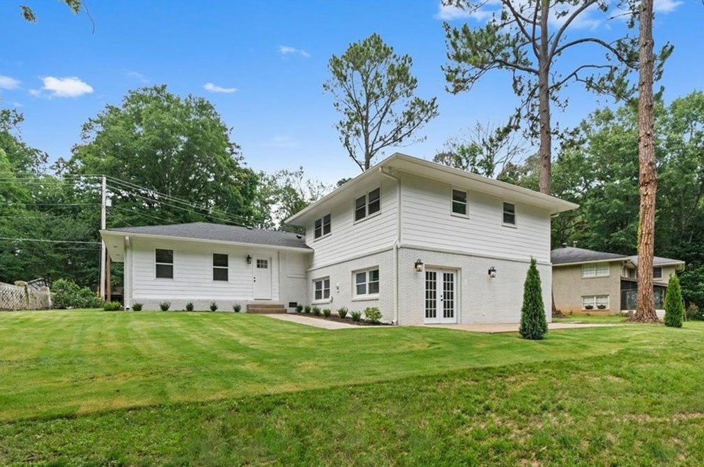 2376 Spg Crk Rd, Decatur GA 30033-2744 exterior