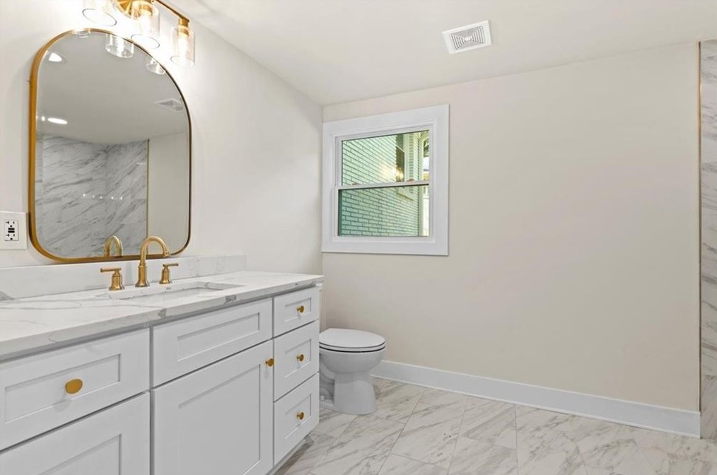 2376 Spg Crk Rd, Decatur GA 30033-2744 exterior