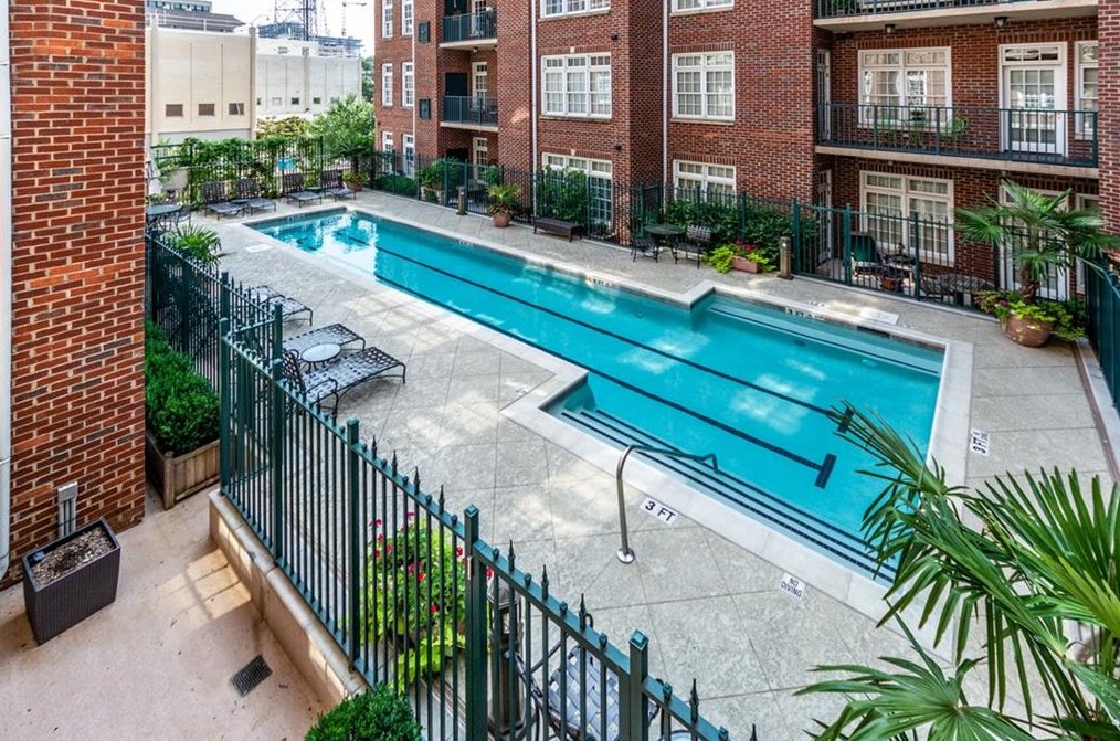 77 Peachtree Pl, Atlanta GA  30309-3956 exterior