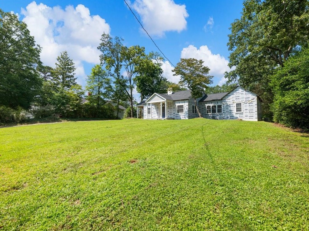 1383 Riverside Dr, Gainesville GA 30501-1825 exterior