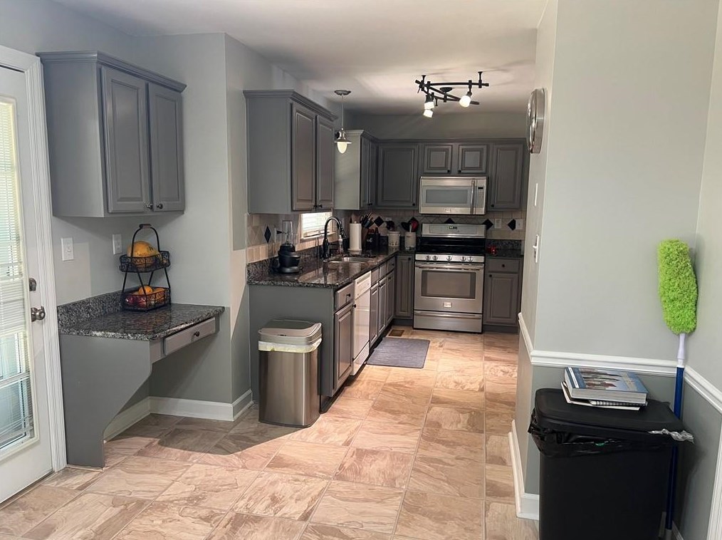 60 Winward Way, Smyrna GA  30082-1952 exterior