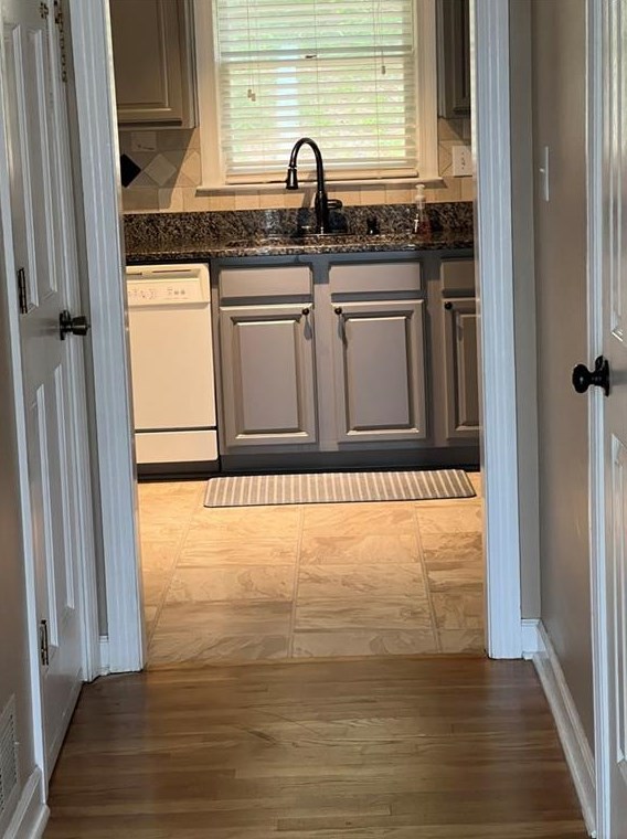 60 Winward Way, Smyrna GA  30082-1952 exterior