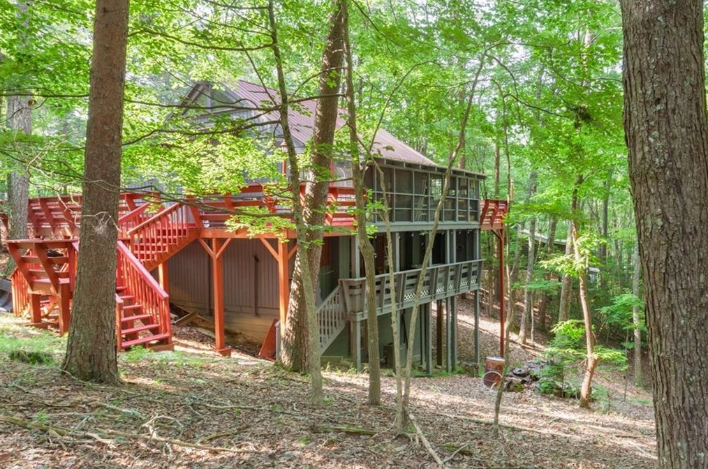 105 Indian Oak Dr, Waleska, GA 30183