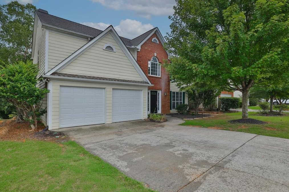 1165 Crabapple Lake Cir, Roswell, GA 30076-4275