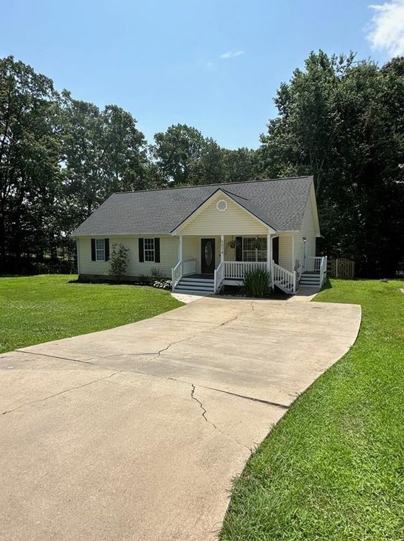 5074 Twin Oaks Ln, Murrayville, GA 30564-1950