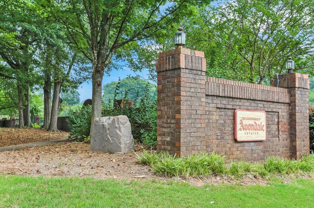 114 Hampshire Ct, Avondale Est, GA 30002