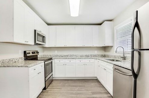 3716 Greentree Farms Dr, Decatur GA  30034-3330 exterior