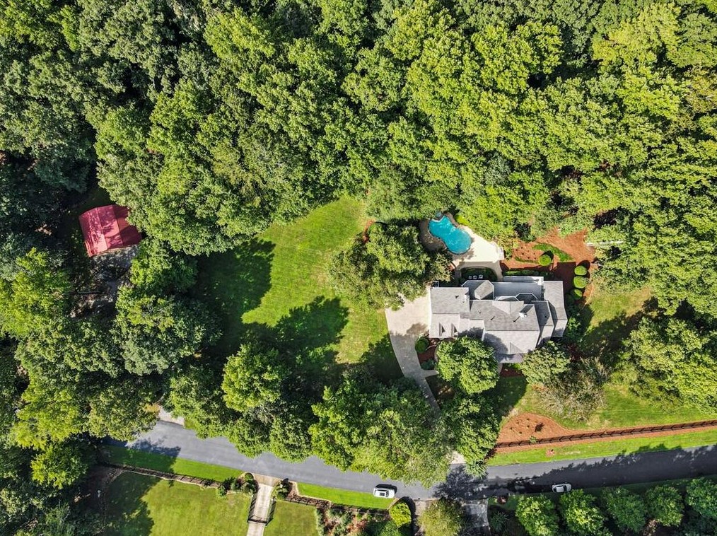 900 Pleasant Hollow Trl, Alpharetta, GA 30004-3483