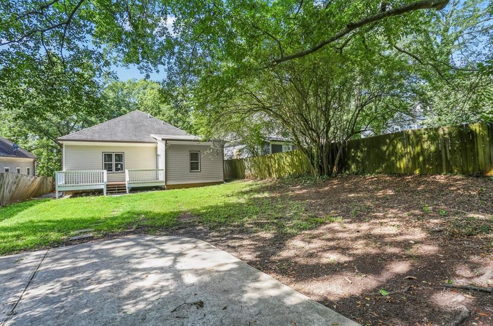 1177 Oak St, Atlanta GA  30318-4731 exterior