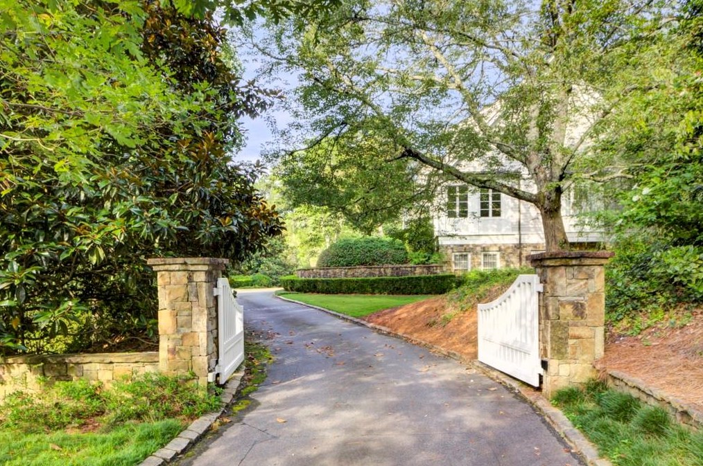 4700 Woodvale Dr, Atlanta, GA 30327-4554