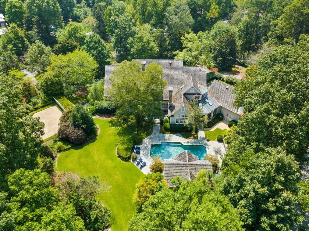 4700 Woodvale Dr, Atlanta GA  30327-4554 exterior
