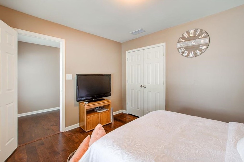 1109 Westchase Hl, Atlanta GA  30336-2926 exterior
