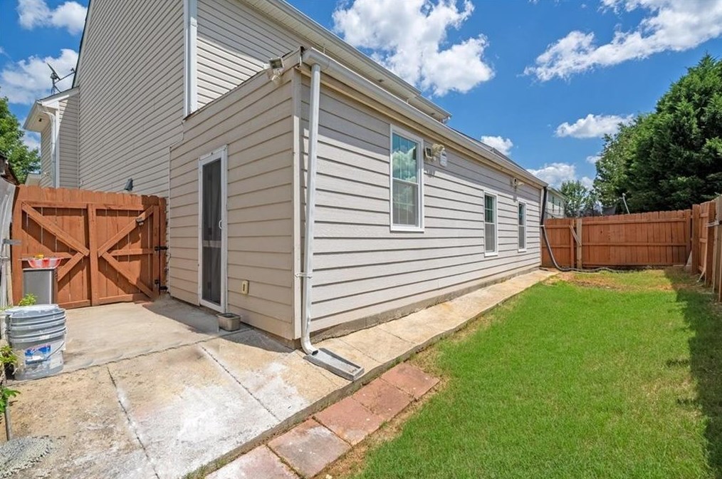 135 Jackson Point Dr, Lawrenceville GA  30044-4071 exterior