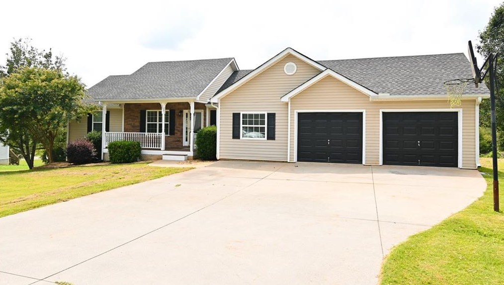 151 Peachtree Ln, Calhoun, GA 30701-4392