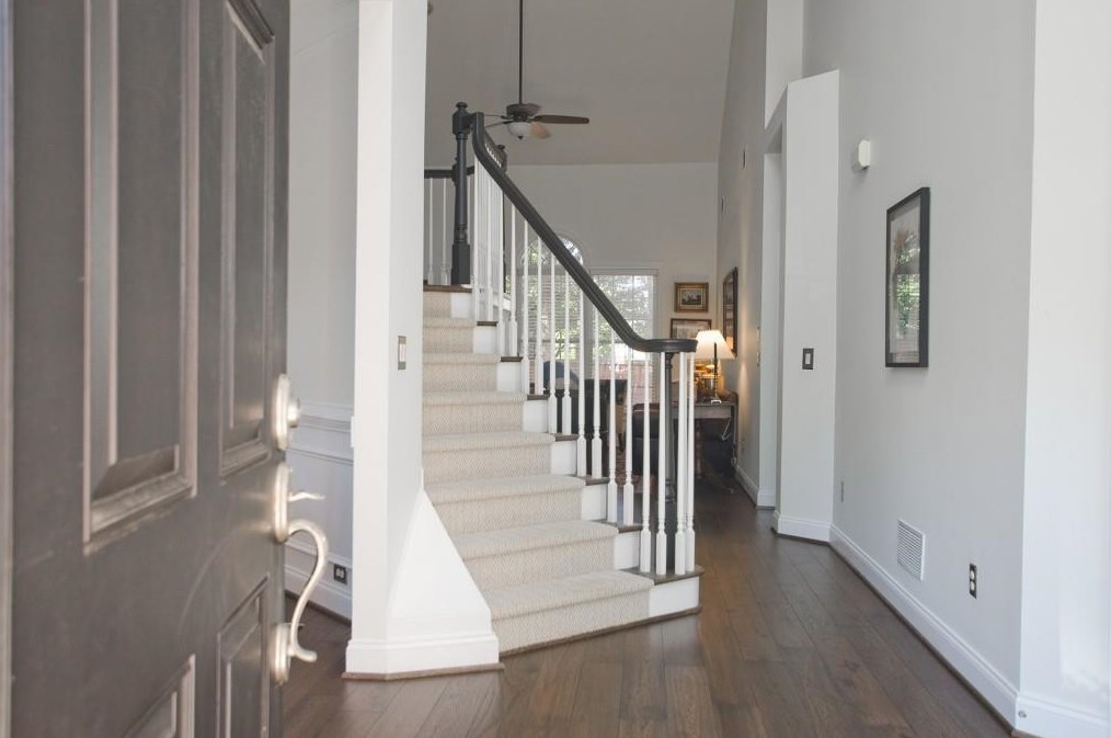 2751 Vinings Oak Dr, Atlanta, GA 30339-1581