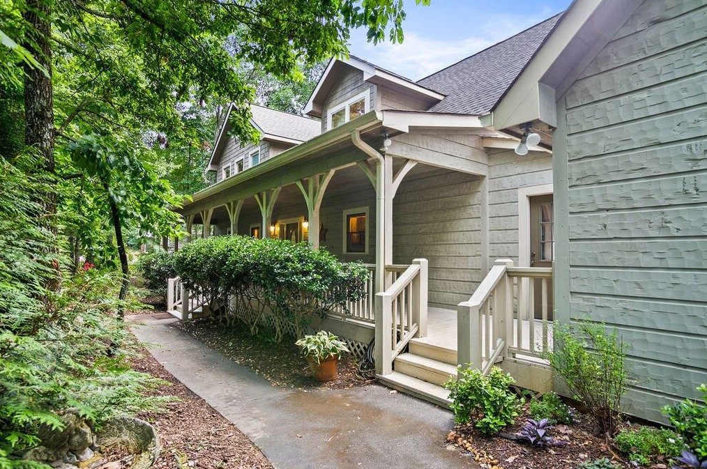 206 Merriam Dr, Ellijay, GA 30540