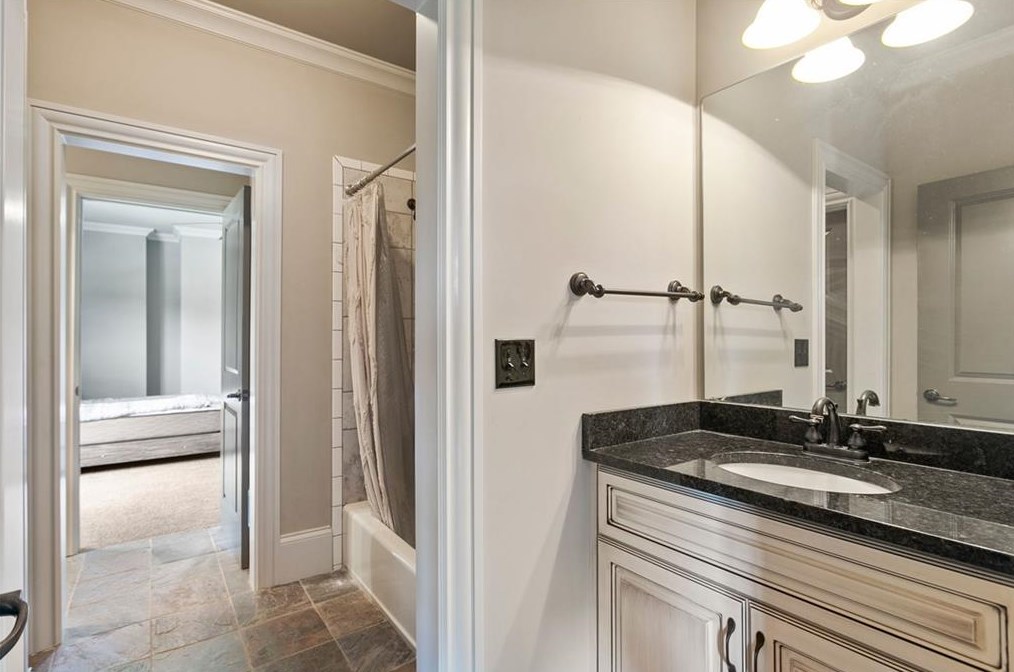 1121 Wimberly Rd, Atlanta GA  30319-2636 exterior
