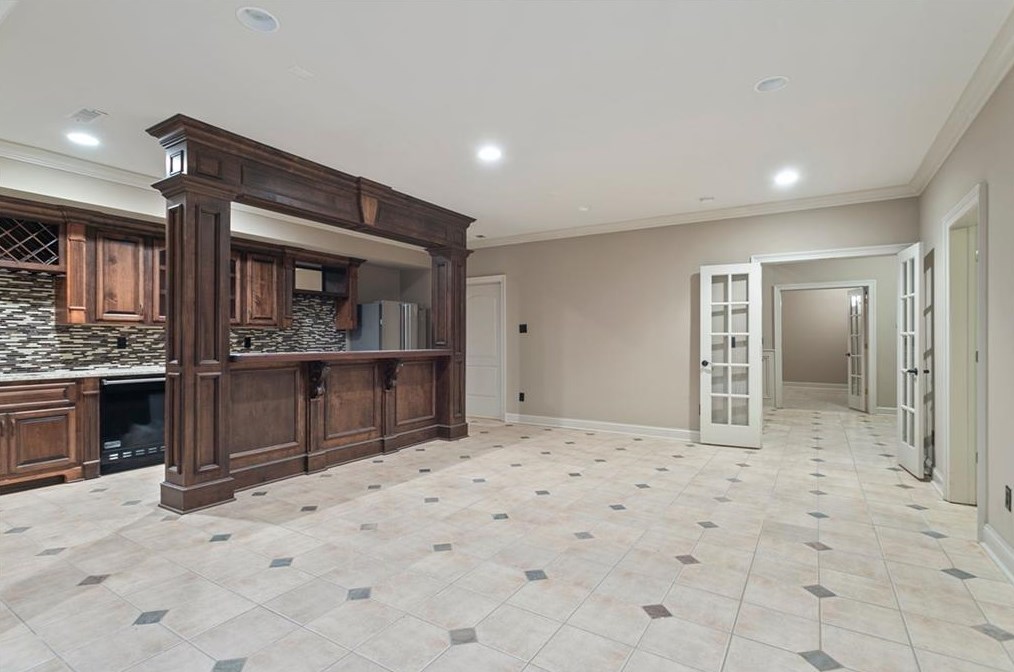 1121 Wimberly Rd, Atlanta GA  30319-2636 exterior