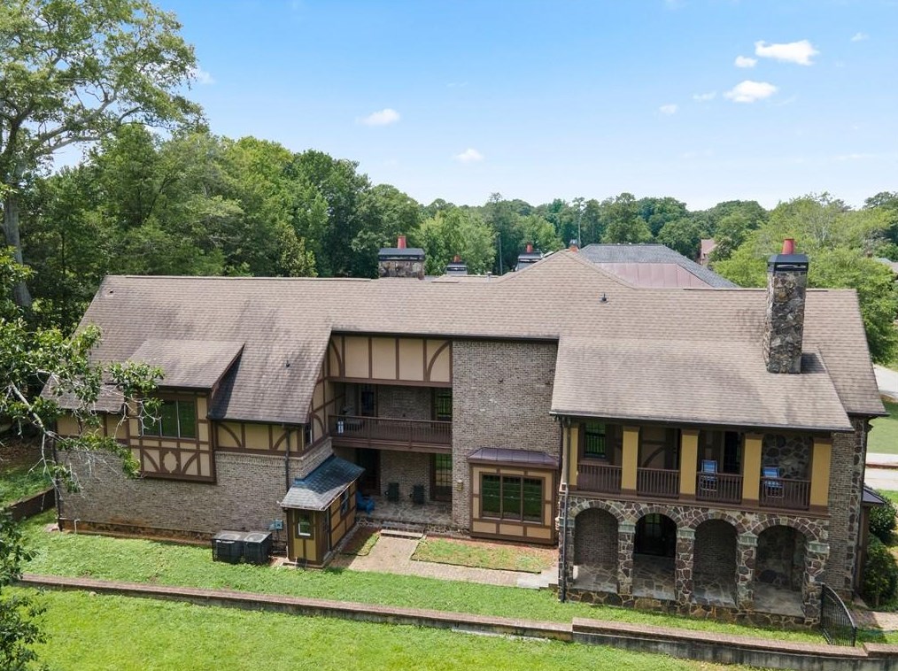 1121 Wimberly Rd, Atlanta GA  30319-2636 exterior