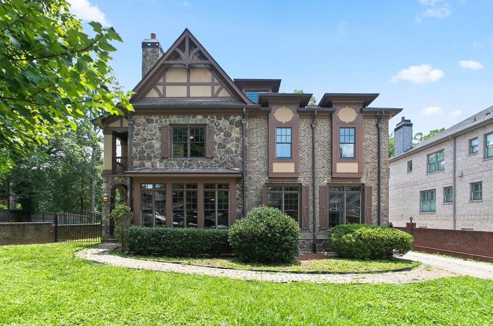 1121 Wimberly Rd, Atlanta GA  30319-2636 exterior