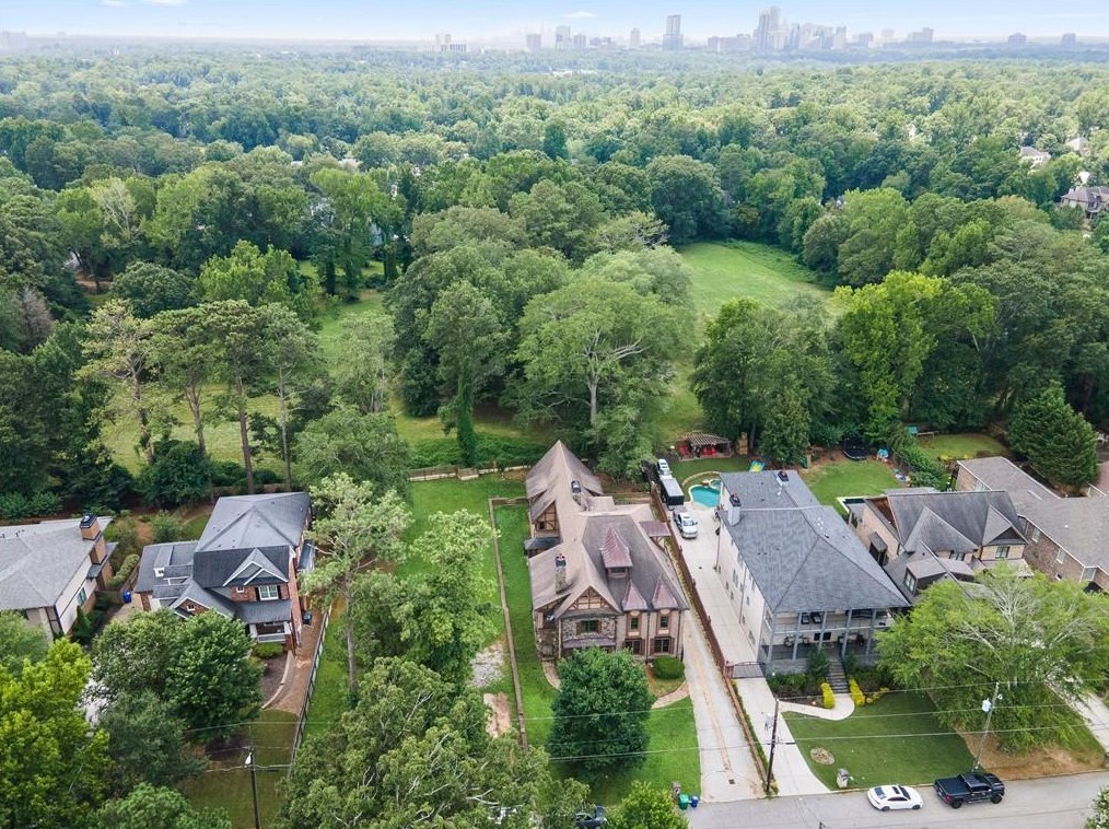 1121 Wimberly Rd, Atlanta GA  30319-2636 exterior