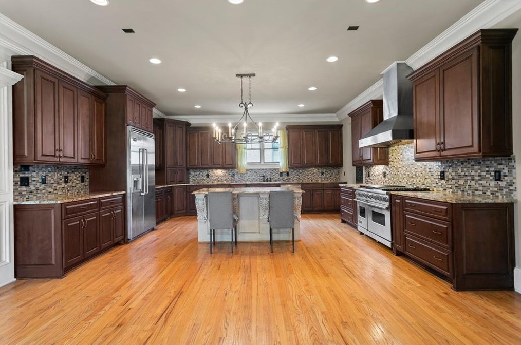 1121 Wimberly Rd, Atlanta GA  30319-2636 exterior