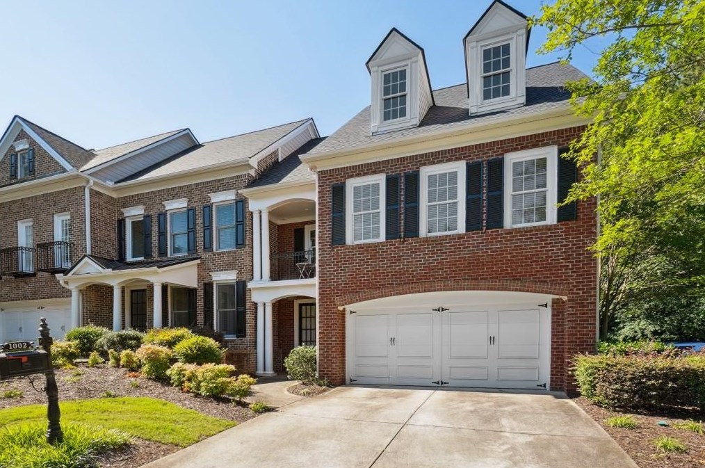 1002 Village Green Cir, Roswell, GA 30075-7679