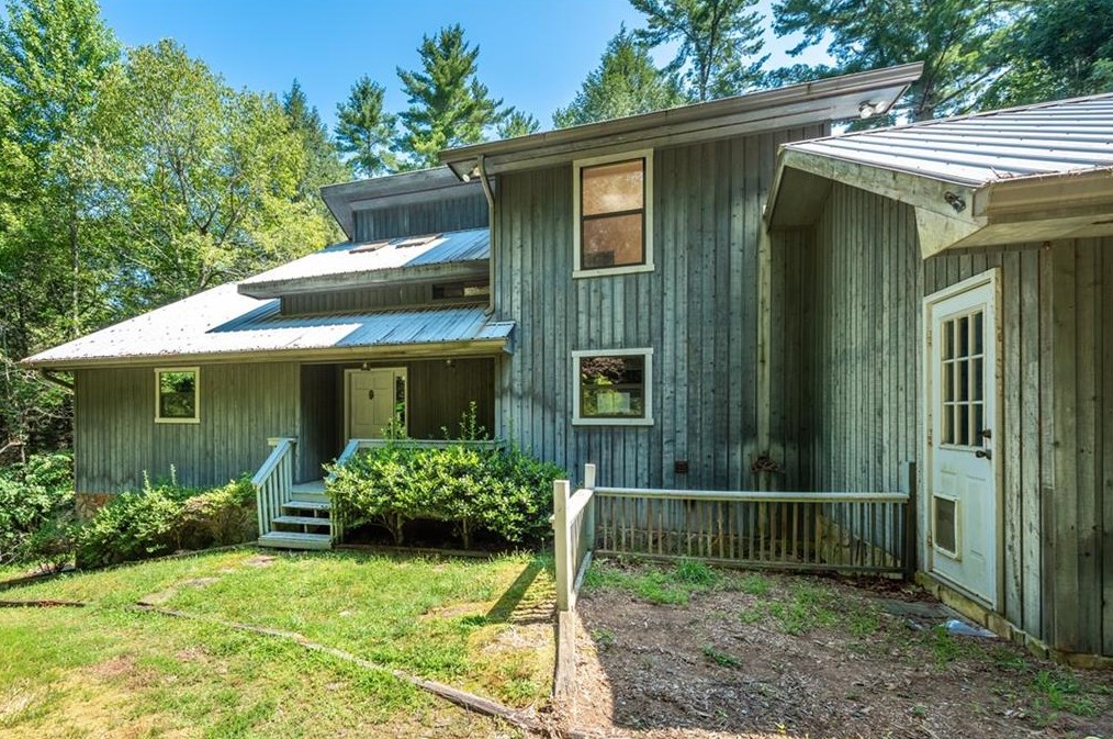 450 Flat Creek Cir, Blue Ridge, GA 30513-5538