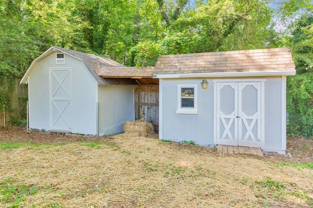 257 Angla Dr, Smyrna GA  30082-3640 exterior