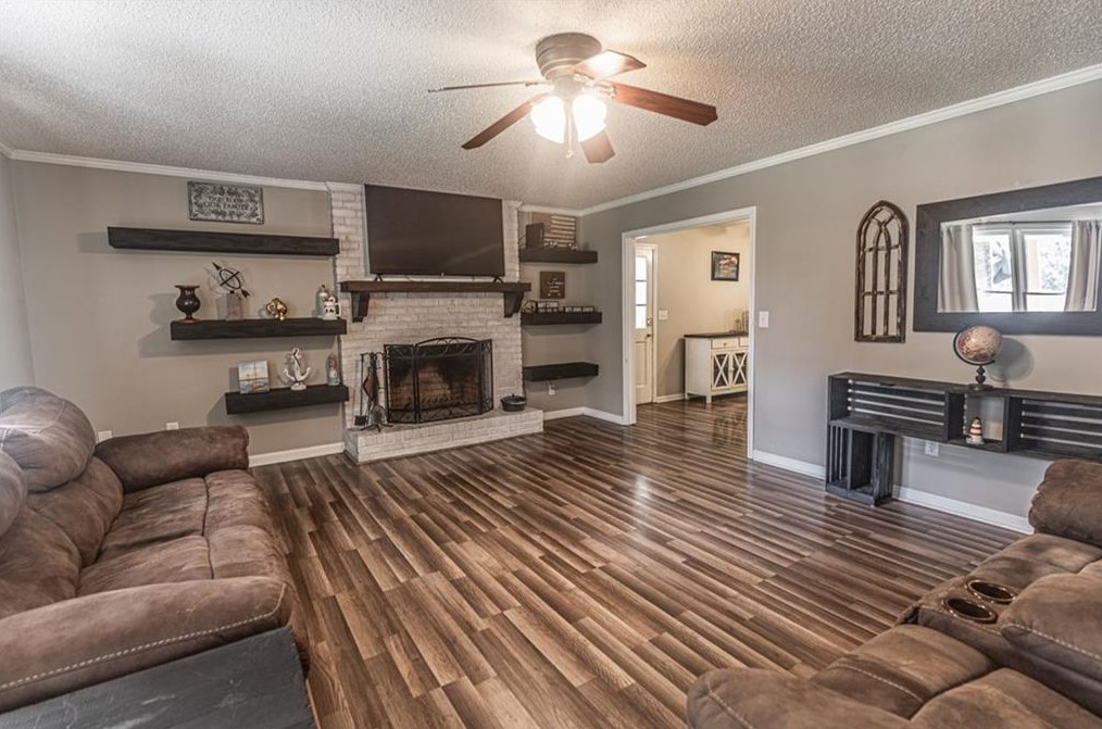 109 Westwood Dr, Euharlee, GA 30120-1980