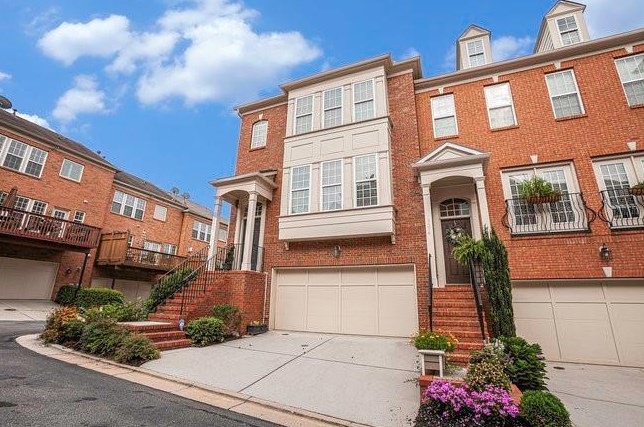 3372 Triview Sq, Atlanta, GA 30339-4923