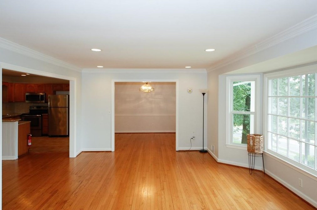 202 River Valley Rd, Atlanta, GA 30328