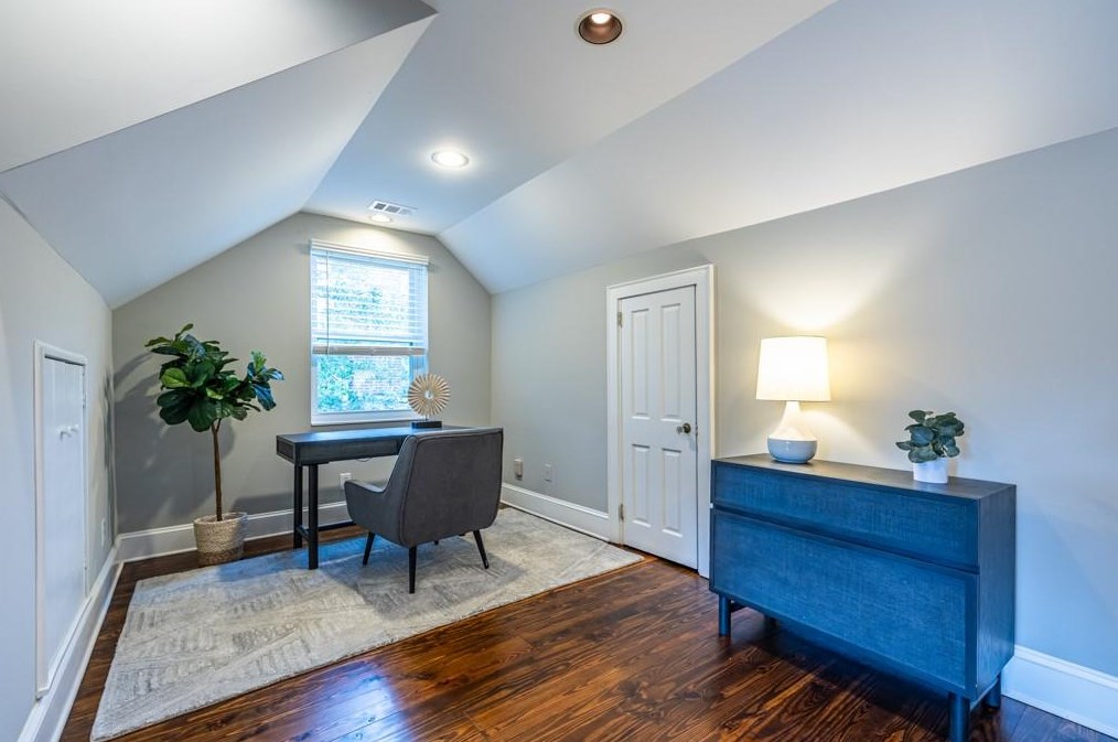 137 Heatherdown Rd, Decatur GA  30030-3817 exterior