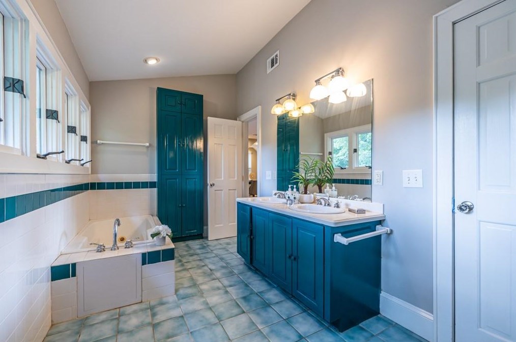 137 Heatherdown Rd, Decatur GA  30030-3817 exterior