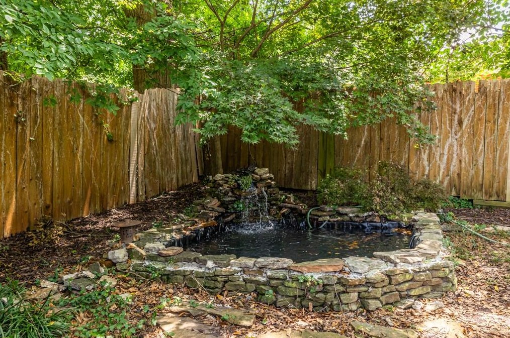 137 Heatherdown Rd, Decatur GA  30030-3817 exterior