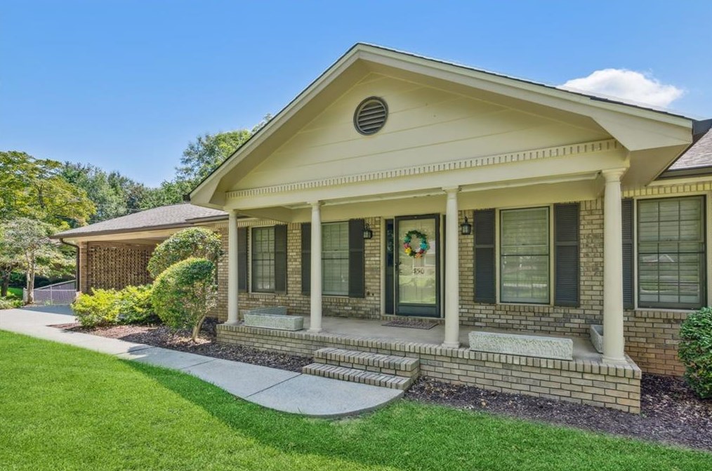 350 5th Ave, Winder, GA 30680-1625