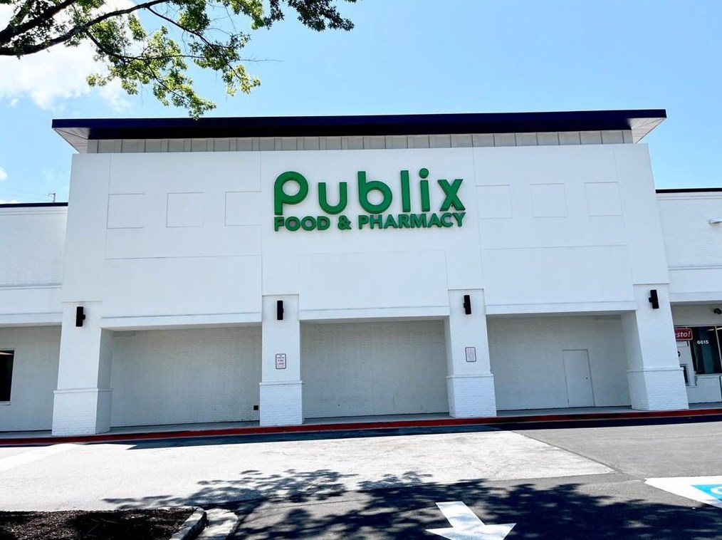 6700 Roswell Rd, Atlanta GA  30328-2503 exterior