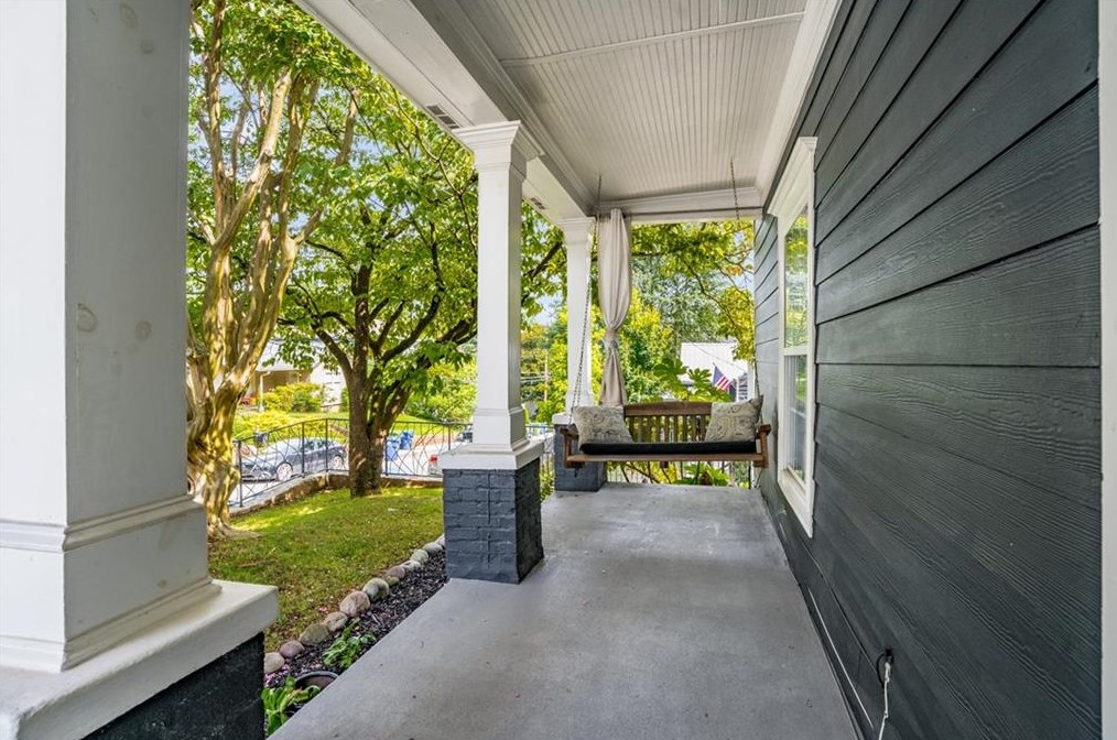 78 Walthall St, Atlanta GA  30307-2623 exterior