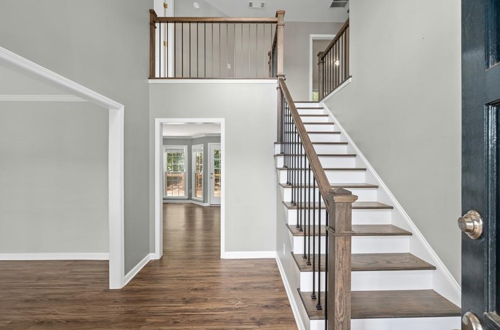 230 Glen Ivy Dr, Roswell, GA 30076