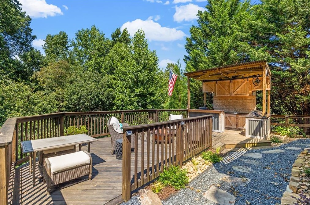 7801 Copper Kettle Way, Flowery Branch GA  30542-7572 exterior