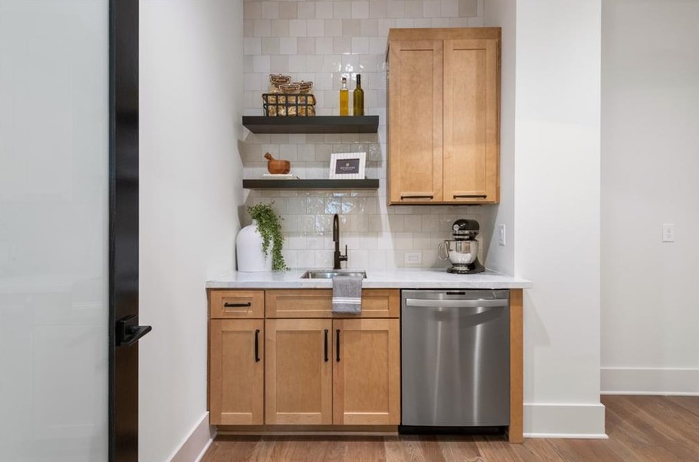 1493 Thornhill Ct, Atlanta GA 30338-4226 exterior