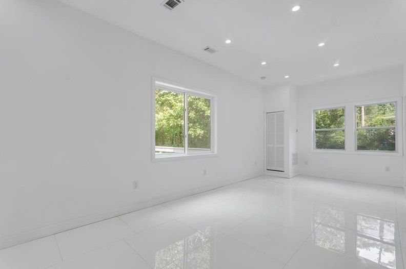 3213 Pinehill Dr, Decatur GA  30032-2803 exterior