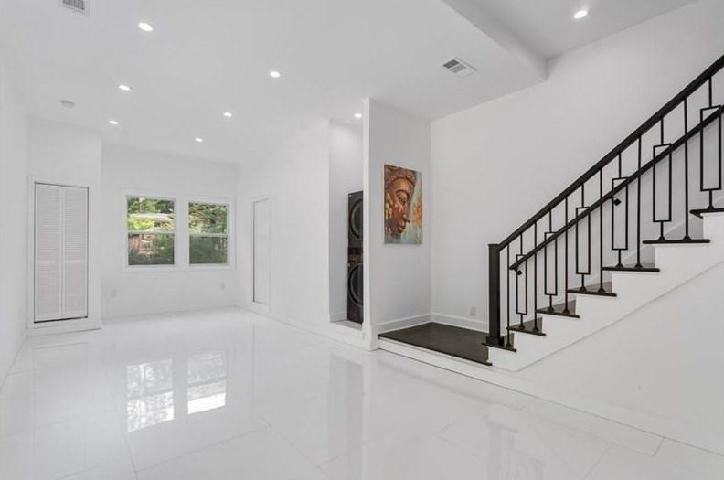 3213 Pinehill Dr, Decatur GA  30032-2803 exterior