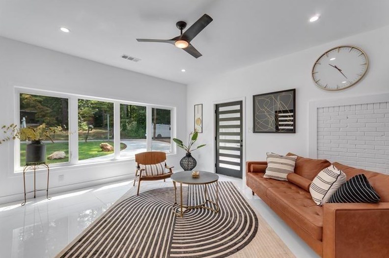 3213 Pinehill Dr, Decatur GA  30032-2803 exterior