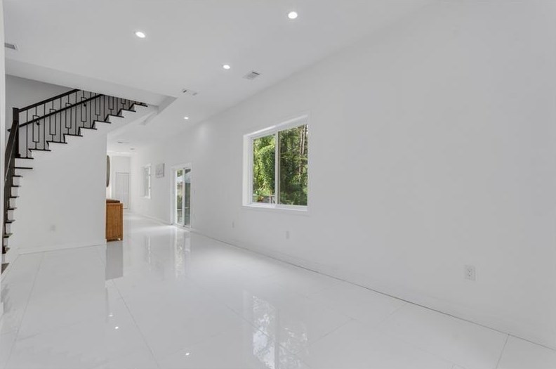 3213 Pinehill Dr, Decatur GA  30032-2803 exterior