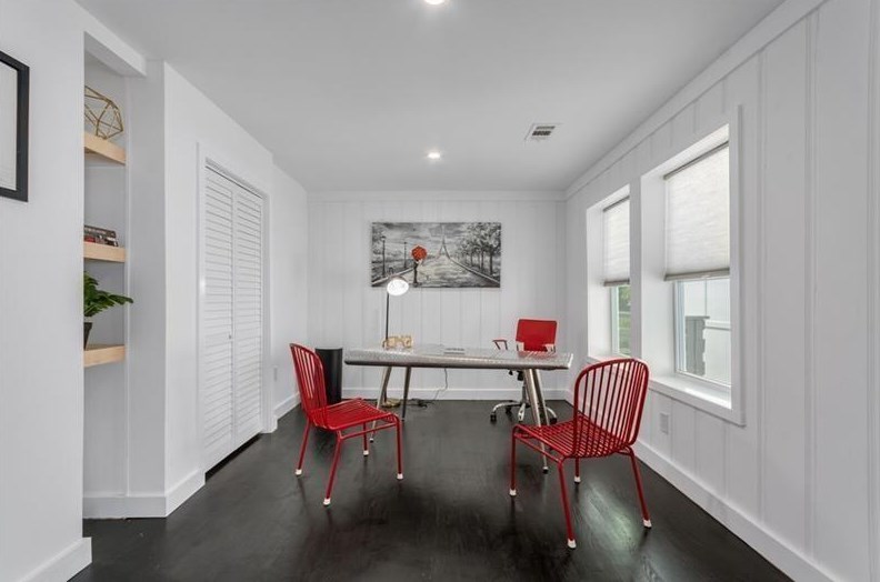 3213 Pinehill Dr, Decatur GA  30032-2803 exterior