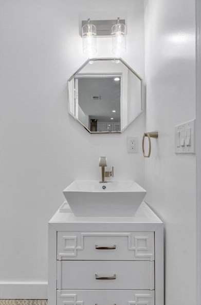 3213 Pinehill Dr, Decatur GA  30032-2803 exterior