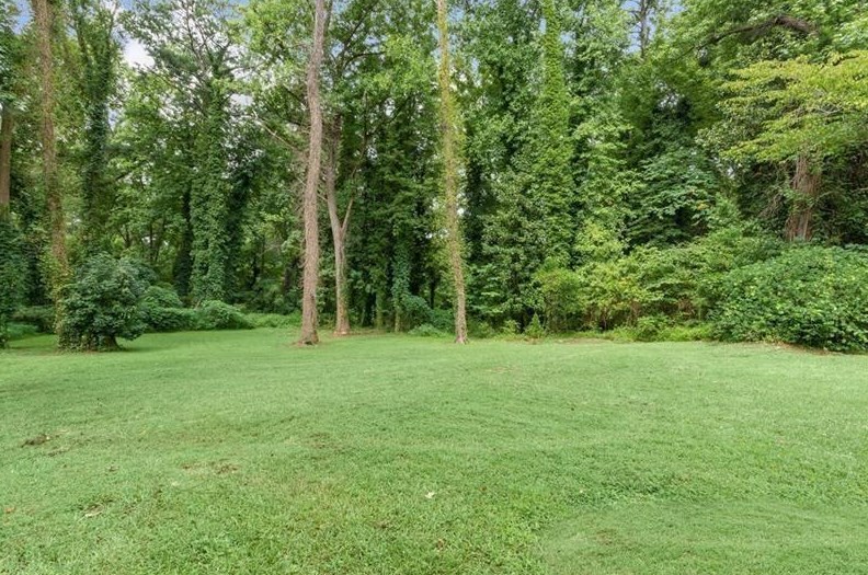 3213 Pinehill Dr, Decatur GA  30032-2803 exterior